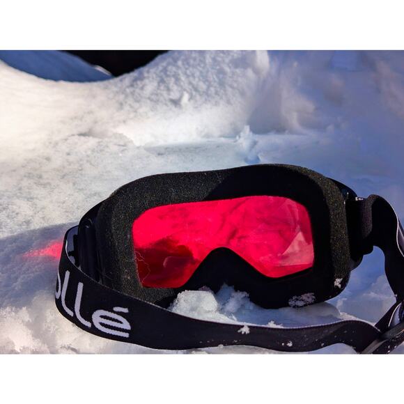 Bollé Snow Goggles Mojo Model - Black Frame / Red Lens - Picture 5 of 7